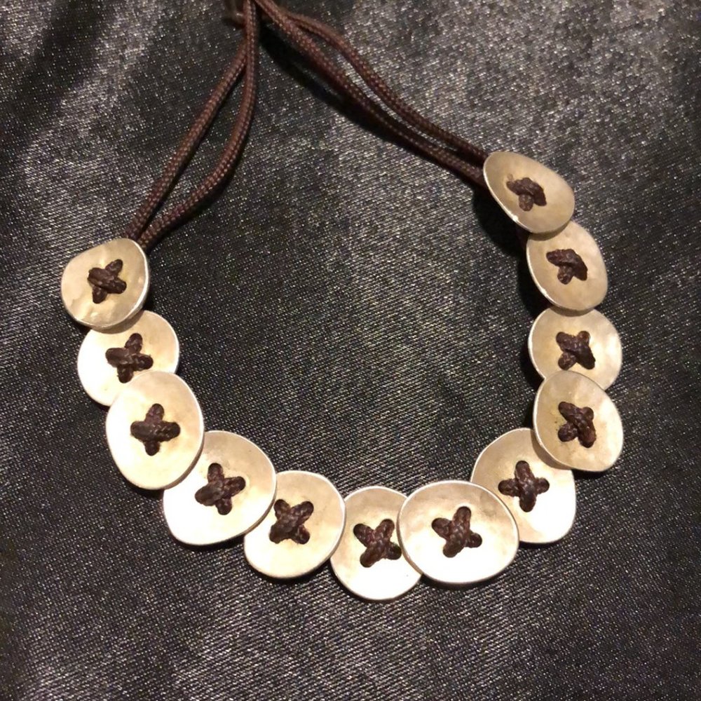 B2012 Silpada Cute As A Button Bracelet